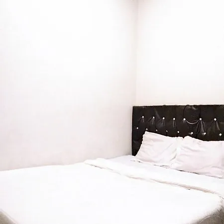 Gangnam Style Residence Mitra RedDoorz near MERR Surabaya-3